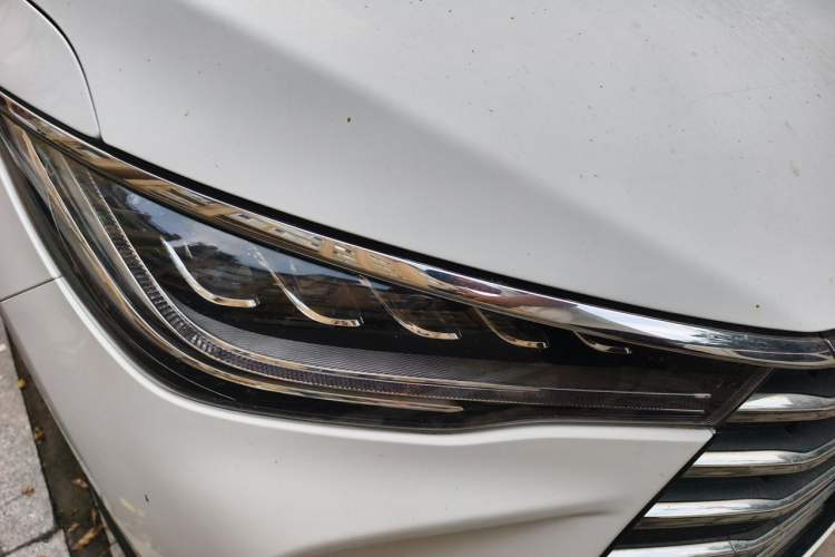 Used BYD Song MAX 2017 1.5T Automatic Smart Connect Luxury 7-Seater Right Front Headlight