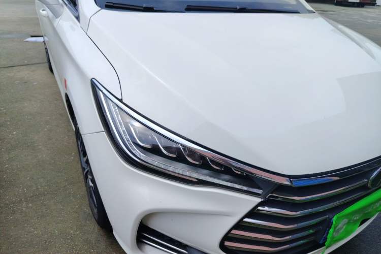 Used BYD Song MAX 2017 1.5T Manual Smart Connect Luxury 7-Seater Right Front Headlight