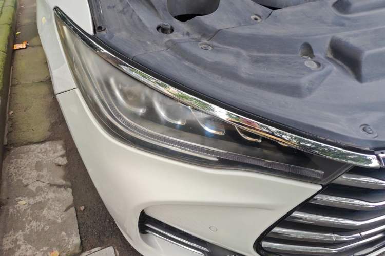 Used BYD Song MAX 2017 1.5T Automatic Smart Connect Prestige 7-Seater Right Front Headlight