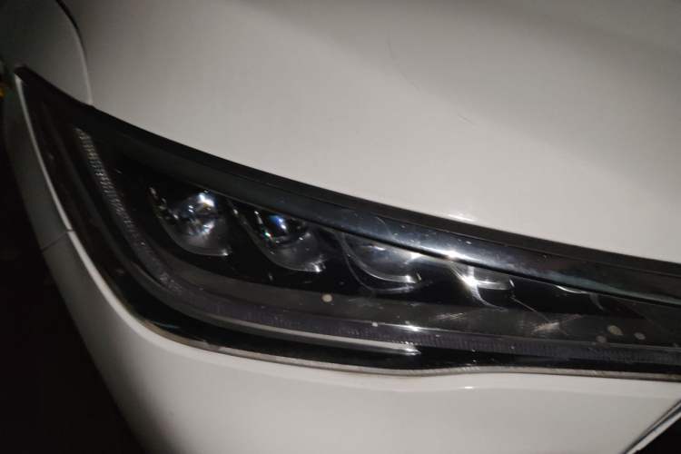 Used BYD Song MAX 2017 1.5T Automatic Smart Connect Elite 7-Seater Right Front Headlight