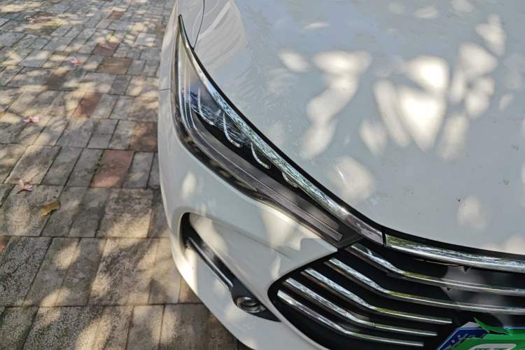 Used BYD Song MAX 2017 1.5T Automatic Smart Connect Elite 7-Seater Right Front Headlight