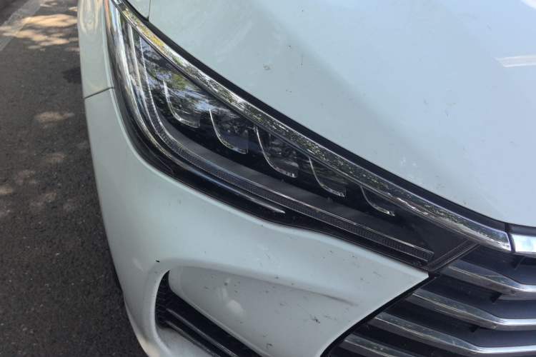 Used BYD Song MAX 2017 1.5T Automatic Smart Connect Elite 7-Seater Right Front Headlight