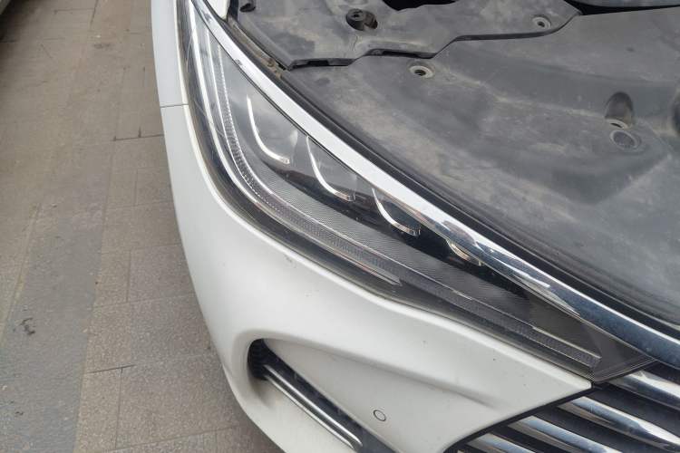 Used BYD Song MAX 2017 1.5T Automatic Smart Connect Prestige 7-Seater Right Front Headlight