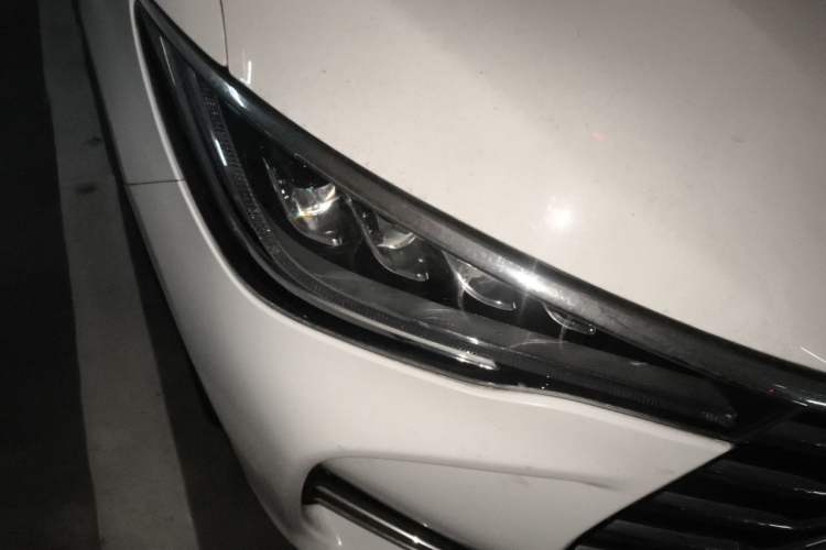 Used BYD Song MAX 2017 1.5T Automatic Smart Connect Elite 7-Seater Right Front Headlight