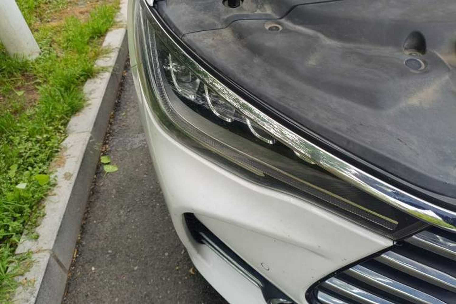 Used BYD Song MAX 2017 1.5T Automatic Smart Connect Prestige 7-Seater Right Front Headlight
