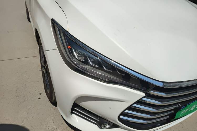 Used BYD Song MAX 2017 1.5T Automatic Smart Connect Elite 7-Seater Right Front Headlight