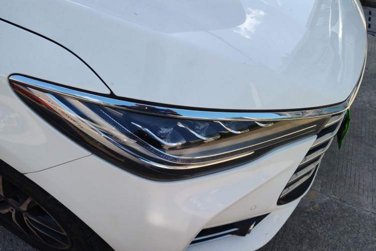 Used BYD Song MAX 2017 1.5T Automatic Smart Connect Prestige 7-Seater Right Front Headlight