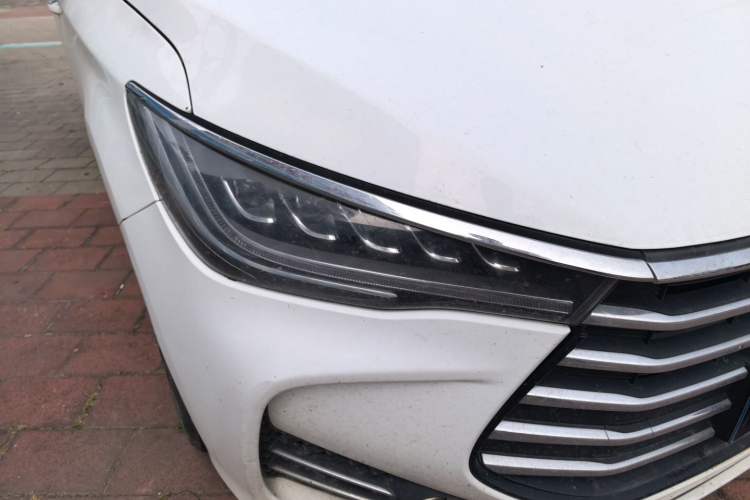Used BYD Song MAX 2017 1.5T Automatic Smart Connect Elite 7-Seater Right Front Headlight