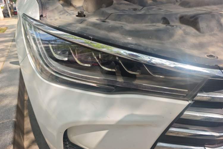 Used BYD Song MAX 2017 1.5T Automatic Smart Connect Elite 7-Seater Right Front Headlight