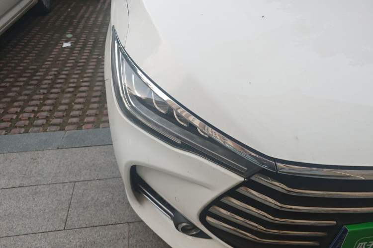 Used BYD Song MAX 2017 1.5T Automatic Smart Connect Prestige 7-Seater Right Front Headlight