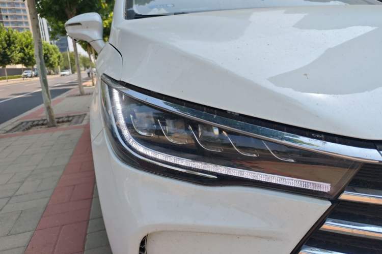 Used BYD Song MAX 2017 1.5T Automatic Smart Connect Elite 7-Seater Right Front Headlight