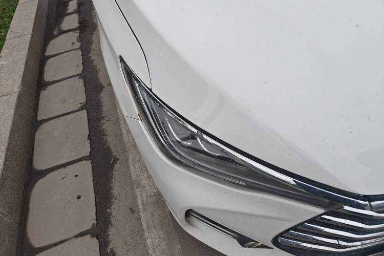 Used BYD Song MAX 2017 1.5T Automatic Smart Connect Elite 7-Seater Right Front Headlight