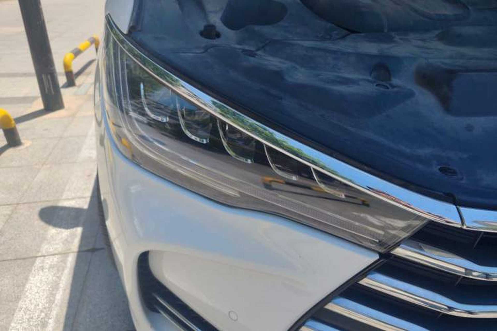 Used BYD Song MAX 2017 1.5T Automatic Smart Connect Prestige 7-Seater Right Front Headlight