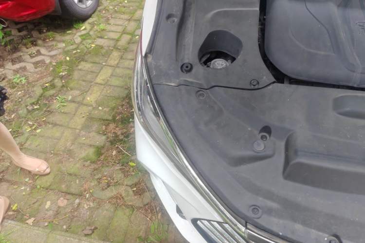 Used BYD Song MAX 2017 1.5T Automatic Smart Connect Elite 7-Seater Right Front Headlight