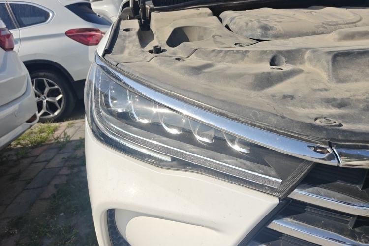 Used BYD Song MAX 2017 1.5T Automatic Smart Connect Elite 7-Seater Right Front Headlight