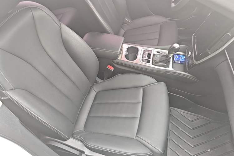 Used BYD Song MAX 2017 1.5T Automatic Smart Connect Elite 7-Seater Right Front Seat