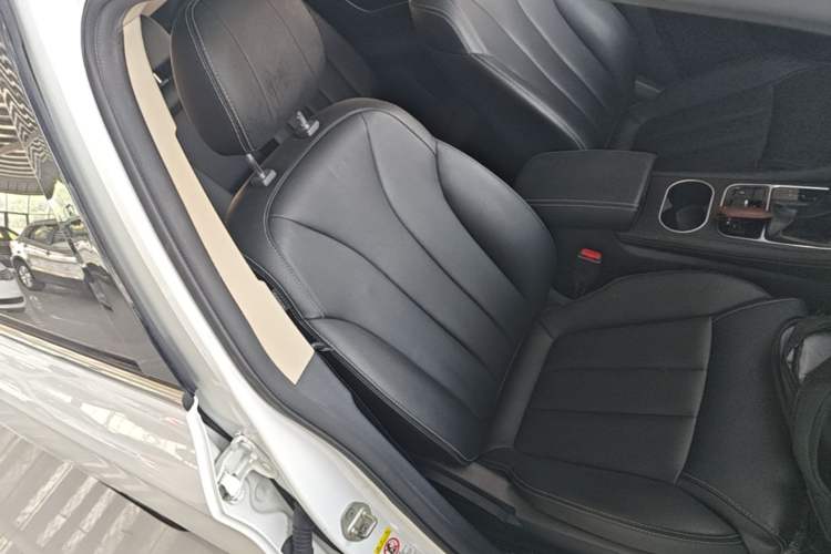 Used BYD Song MAX 2017 1.5T Automatic Smart Connect Elite 7-Seater Right Front Seat