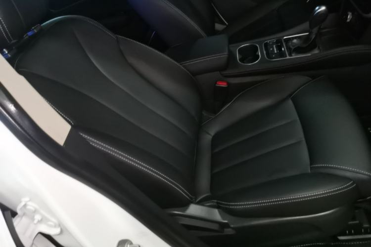 Used BYD Song MAX 2017 1.5T Automatic Smart Connect Elite 7-Seater Right Front Seat