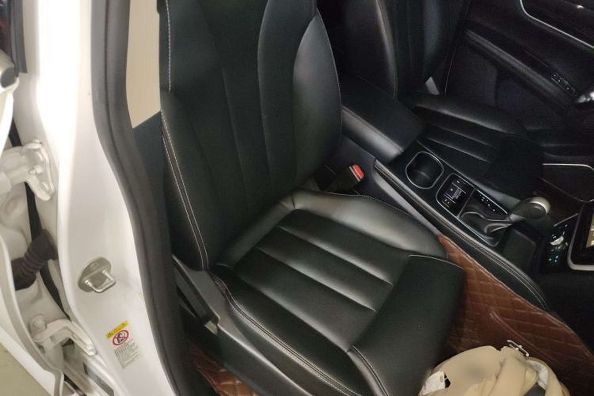 Used BYD Song MAX 2017 1.5T Automatic Smart Connect Luxury 7-Seater Right Front Seat