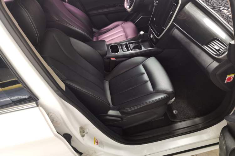 Used BYD Song MAX 2017 1.5T Automatic Smart Connect Luxury 7-Seater Right Front Seat