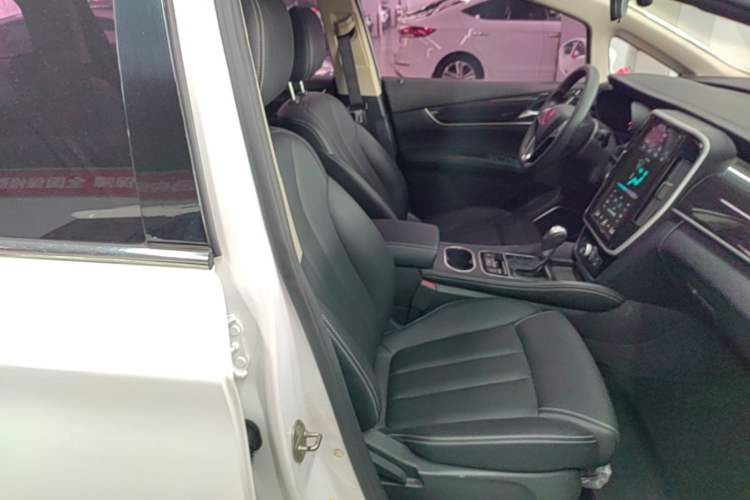 Used BYD Song MAX 2017 1.5T Automatic Smart Connect Luxury 7-Seater Right Front Seat