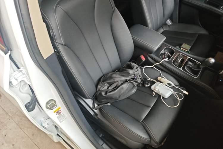 Used BYD Song MAX 2017 1.5T Automatic Smart Connect Elite 7-Seater Right Front Seat