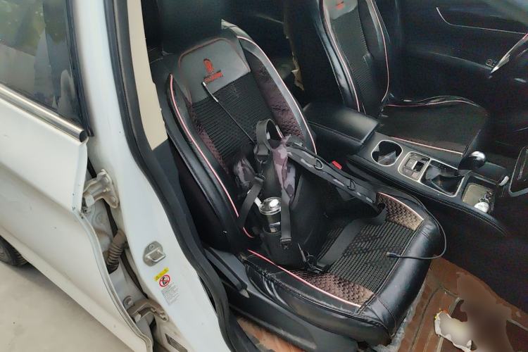 Used BYD Song MAX 2017 1.5T Automatic Smart Connect Elite 7-Seater Right Front Seat