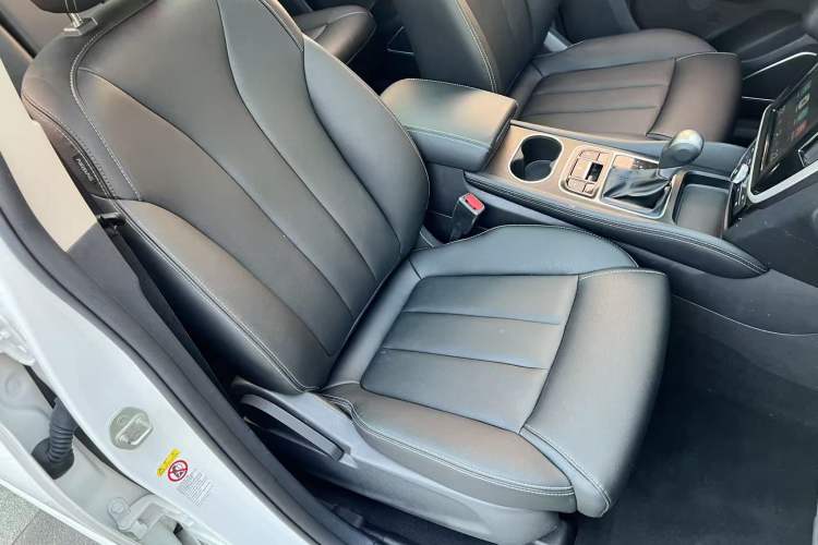 Used BYD Song MAX 2017 1.5T Automatic Smart Connect Elite 7-Seater Right Front Seat