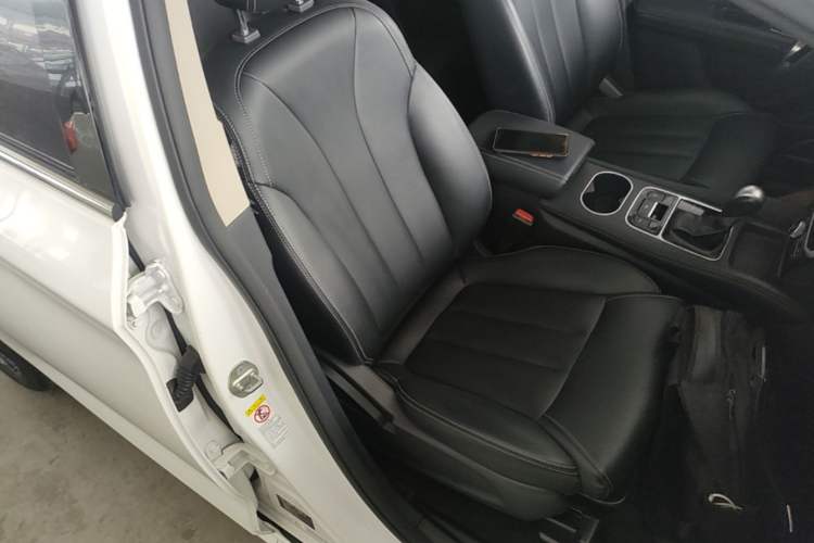 Used BYD Song MAX 2017 1.5T Automatic Smart Connect Elite 7-Seater Right Front Seat