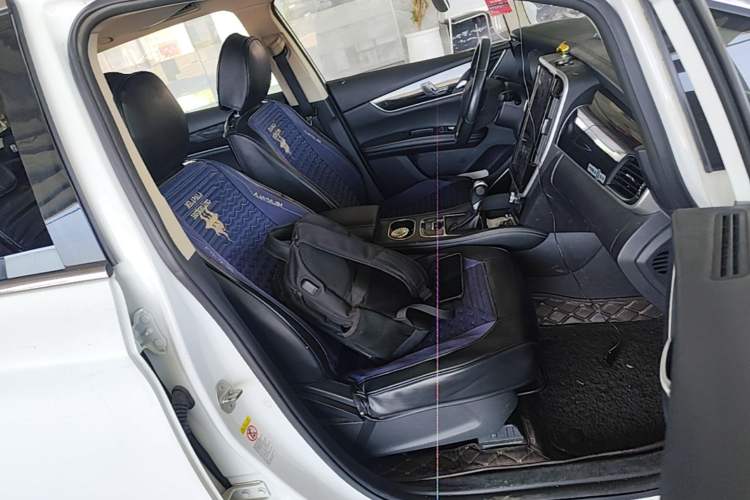 Used BYD Song MAX 2017 1.5T Automatic Smart Connect Prestige 7-Seater Right Front Seat