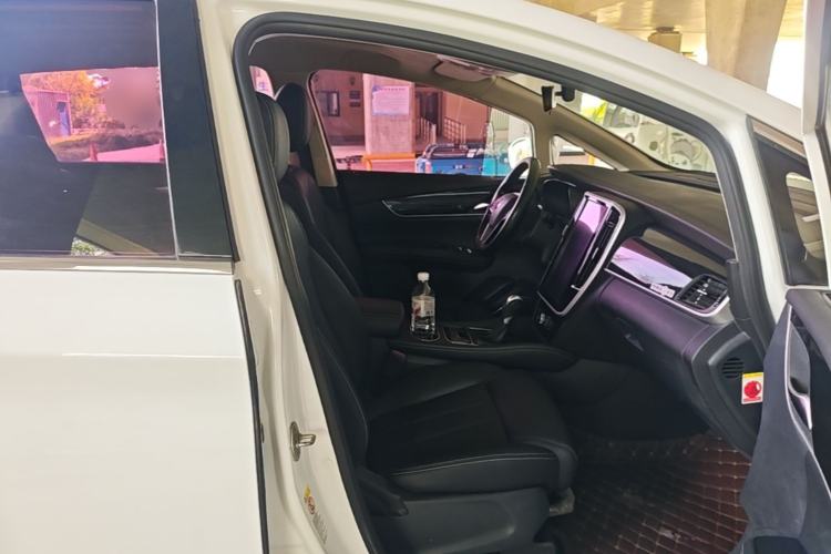 Used BYD Song MAX 2017 1.5T Automatic Smart Connect Elite 7-Seater Right Front Seat