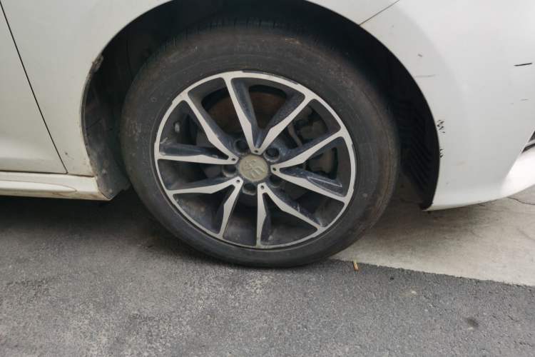 Used BYD Song MAX 2017 1.5T Automatic Smart Connect Elite 7-Seater Right Front Wheel Hub