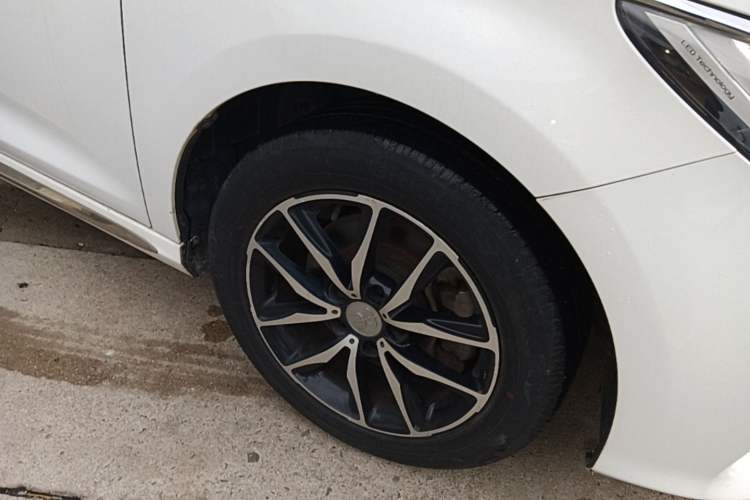 Used BYD Song MAX 2017 1.5T Automatic Smart Connect Prestige 7-Seater Right Front Wheel Hub