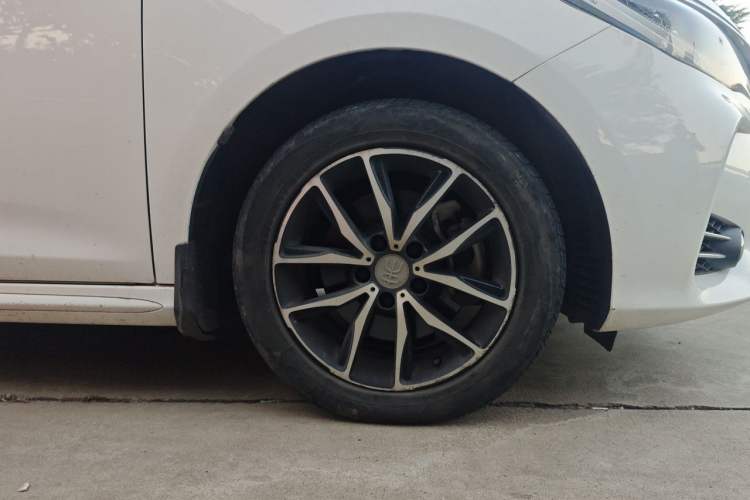 Used BYD Song MAX 2017 1.5T Automatic Smart Connect Luxury 7-Seater Right Front Wheel Hub