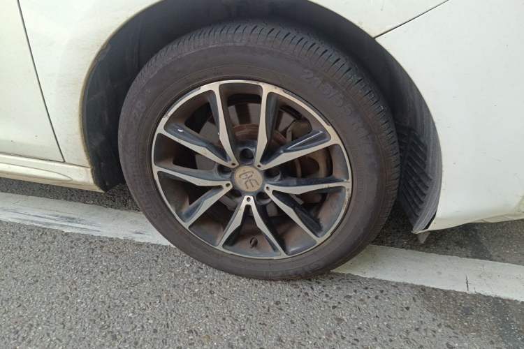 Used BYD Song MAX 2017 1.5T Automatic Smart Connect Prestige 7-Seater Right Front Wheel Hub