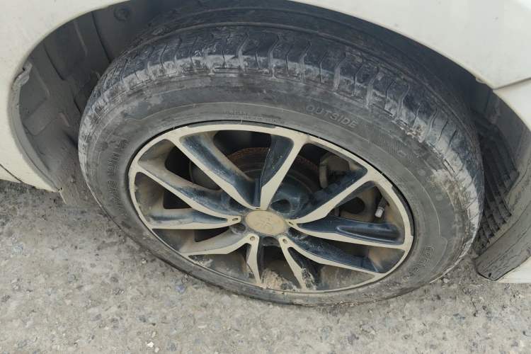 Used BYD Song MAX 2017 1.5T Automatic Smart Connect Elite 7-Seater Right Front Wheel Hub