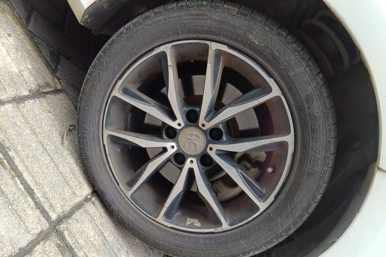 Used BYD Song MAX 2017 1.5T Automatic Smart Connect Elite 7-Seater Right Front Wheel Hub