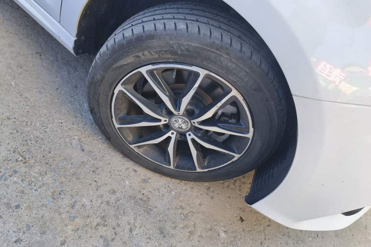 Used BYD Song MAX 2017 1.5T Automatic Smart Connect Elite 7-Seater Right Front Wheel Hub