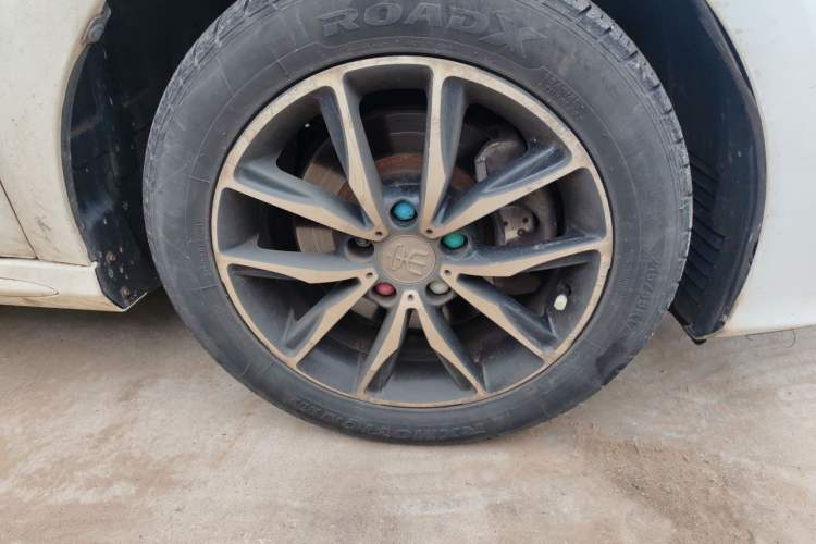 Used BYD Song MAX 2017 1.5T Automatic Smart Connect Elite 7-Seater Right Front Wheel Hub