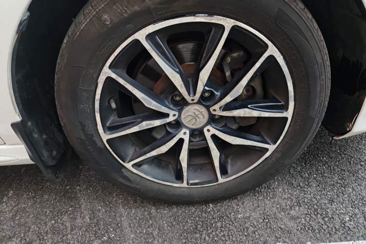 Used BYD Song MAX 2017 1.5T Automatic Smart Connect Elite 7-Seater Right Front Wheel Hub