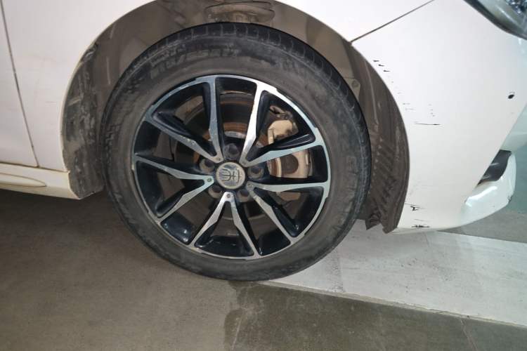 Used BYD Song MAX 2017 1.5T Automatic Smart Connect Luxury 7-Seater Right Front Wheel Hub