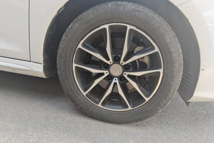 Used BYD Song MAX 2017 1.5T Automatic Smart Connect Luxury 7-Seater Right Front Wheel Hub
