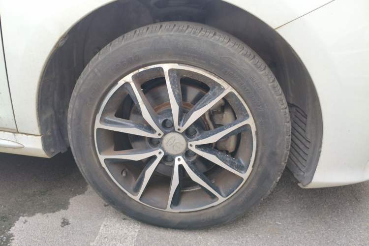 Used BYD Song MAX 2017 1.5T Automatic Smart Connect Elite 7-Seater Right Front Wheel Hub