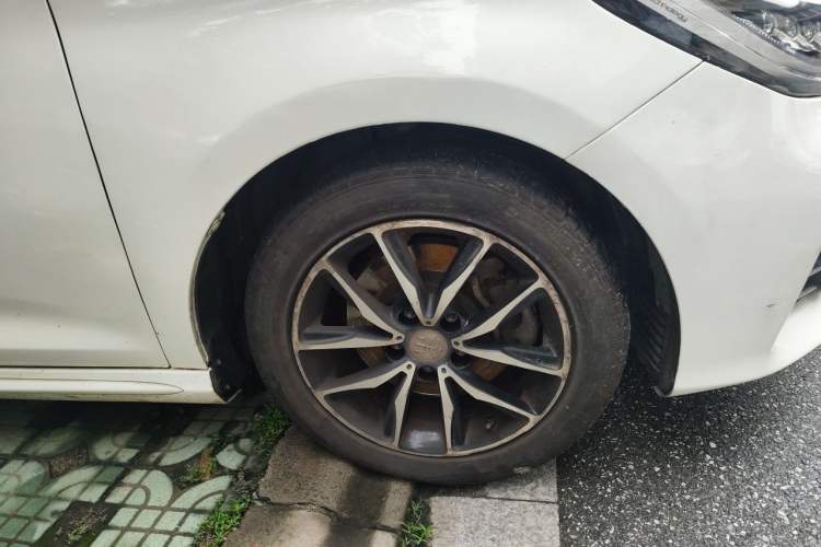 Used BYD Song MAX 2017 1.5T Automatic Smart Connect Elite 7-Seater Right Front Wheel Hub