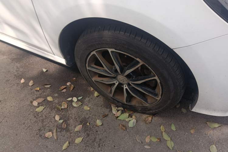 Used BYD Song MAX 2017 1.5T Manual Comfort 7-Seater Right Front Wheel Hub