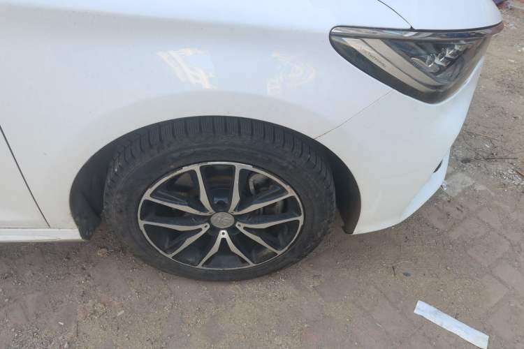 Used BYD Song MAX 2017 1.5T Automatic Smart Connect Luxury 7-Seater Right Front Wheel Hub