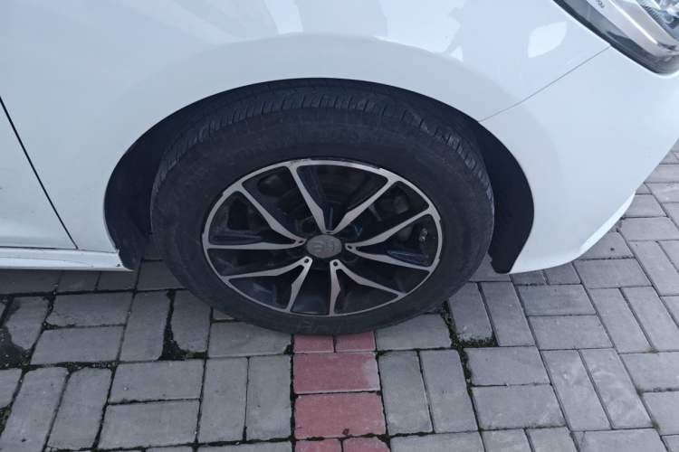 Used BYD Song MAX 2017 1.5T Automatic Smart Connect Prestige 7-Seater Right Front Wheel Hub