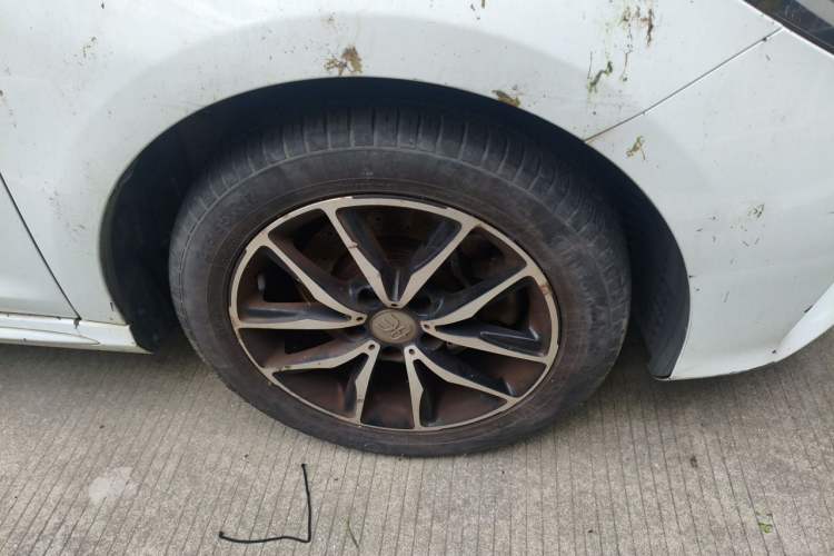 Used BYD Song MAX 2017 1.5T Automatic Smart Connect Elite 7-Seater Right Front Wheel Hub