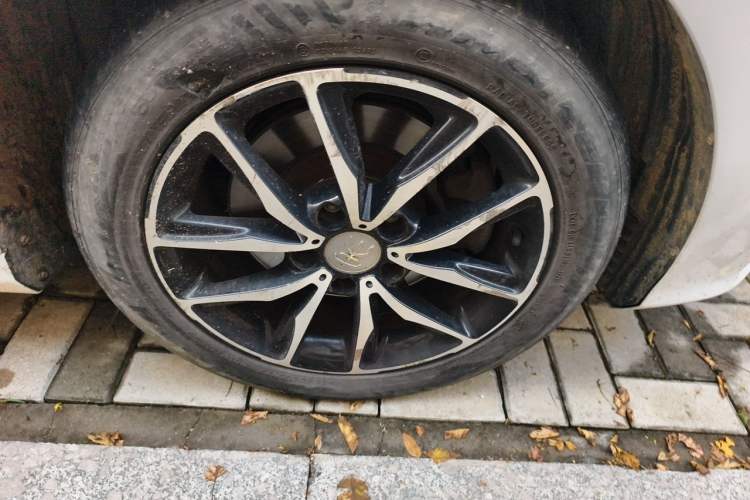 Used BYD Song MAX 2017 1.5T Automatic Smart Connect Luxury 7-Seater Right Front Wheel Hub