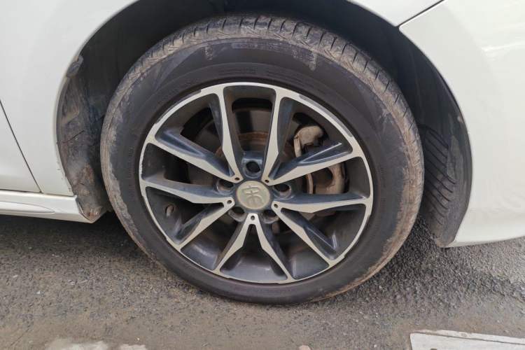 Used BYD Song MAX 2017 1.5T Automatic Smart Connect Prestige 7-Seater Right Front Wheel Hub